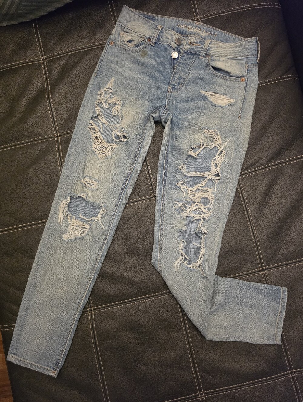 American Eagle Light Wash Ripped Tomgirl Jeans